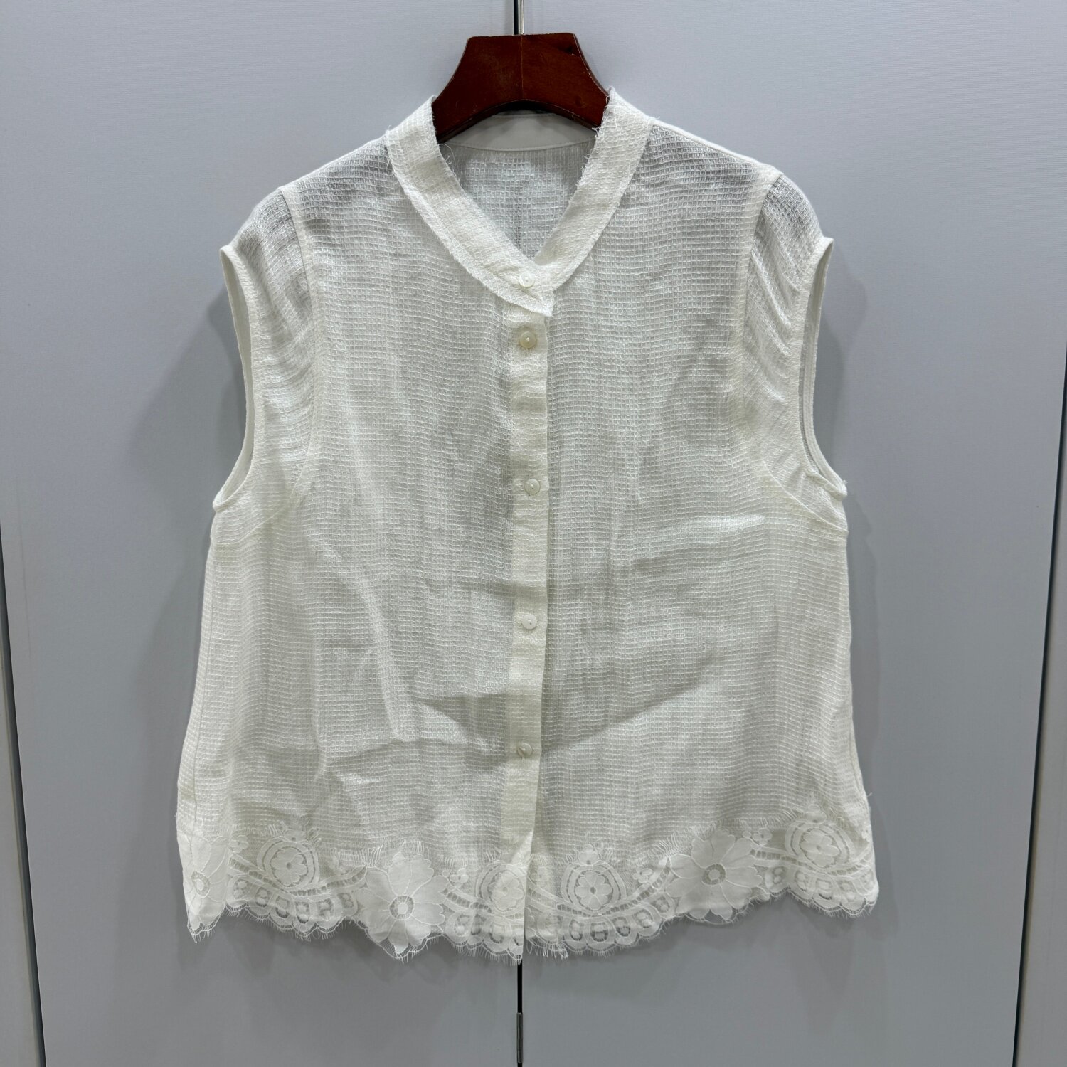 F7540简约风蕾丝拼接无袖衬衫女立领单排扣宽松百搭花边亚麻上衣