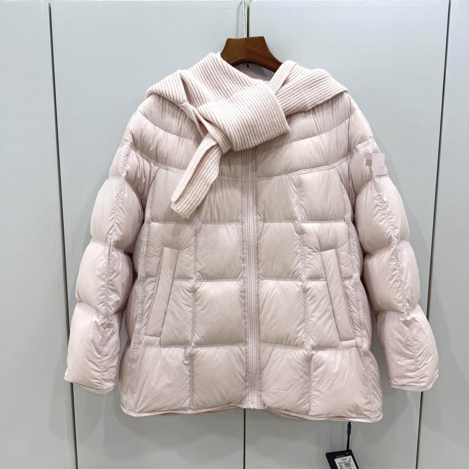 D58863欧洲站25冬针织围巾连帽披肩方块纹休闲A字小个清新羽绒服