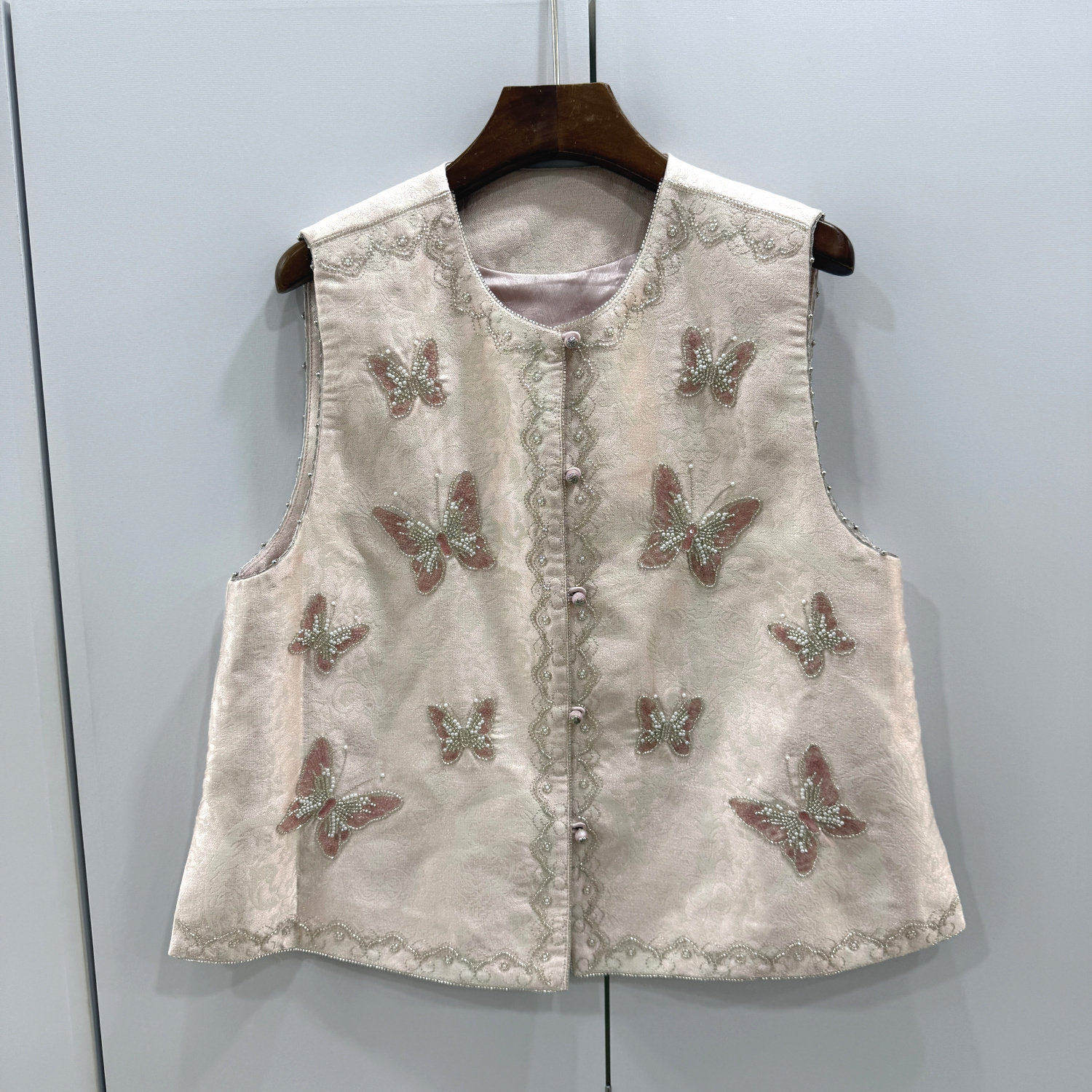 L68868欧洲站2026春新款重工钉珠蝴蝶刺绣花亚麻轻奢国风马甲外套