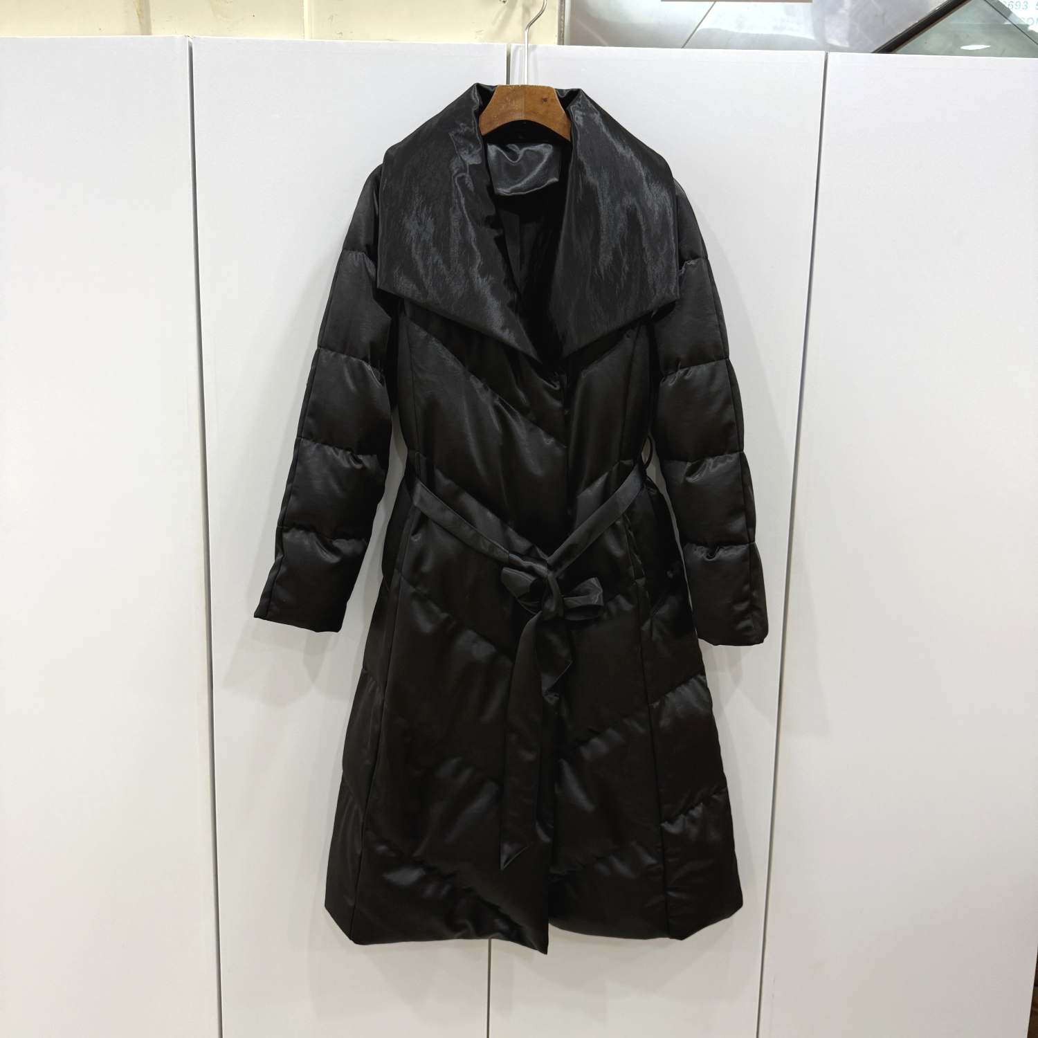 25013欧洲站25冬吸铁石扣系带收腰翻领仿醋酸高端长款鹅绒羽绒服