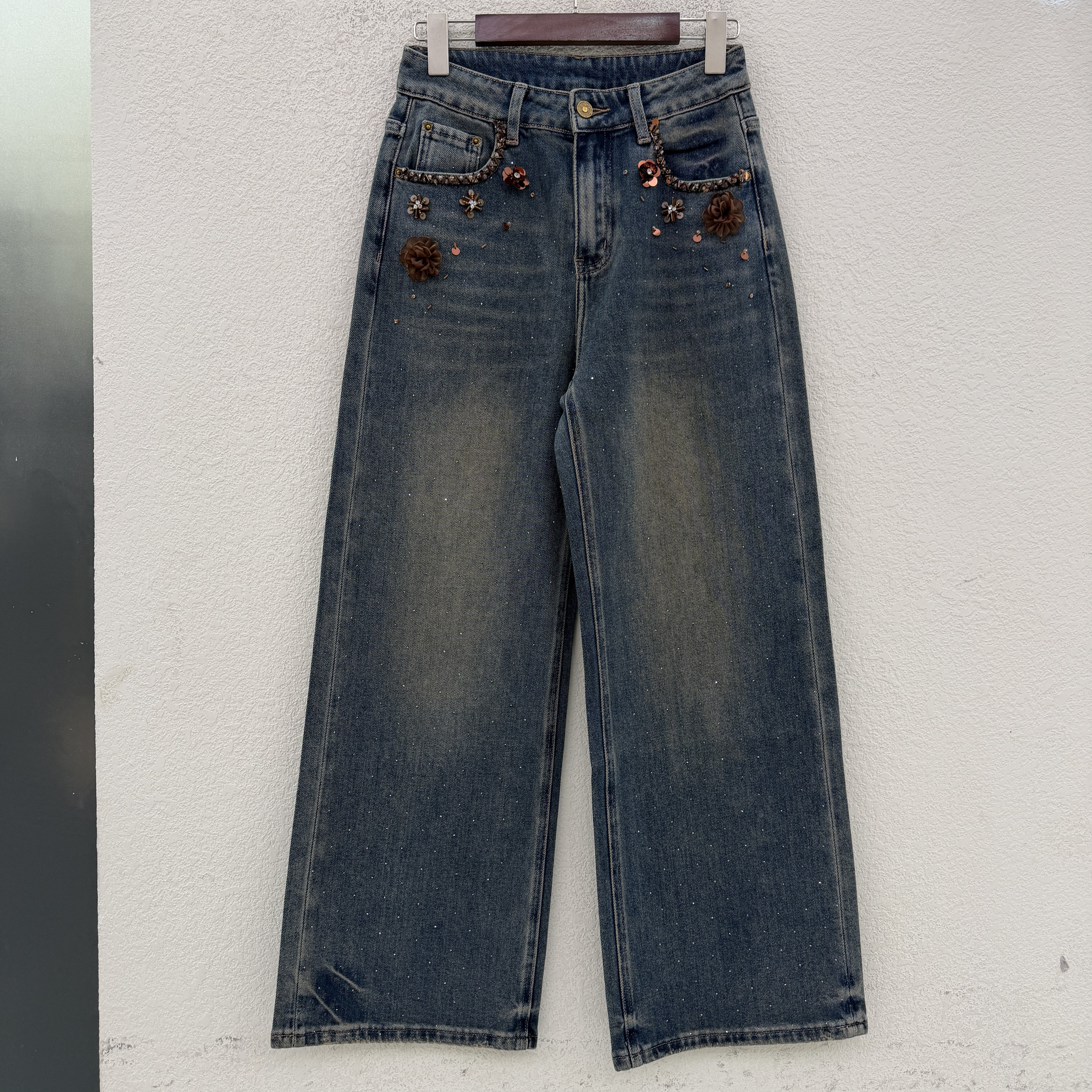 Q FASHION JEANS佐拿 芭度玄风61622牛仔裤女烫钻绣花窄版阔腿裤