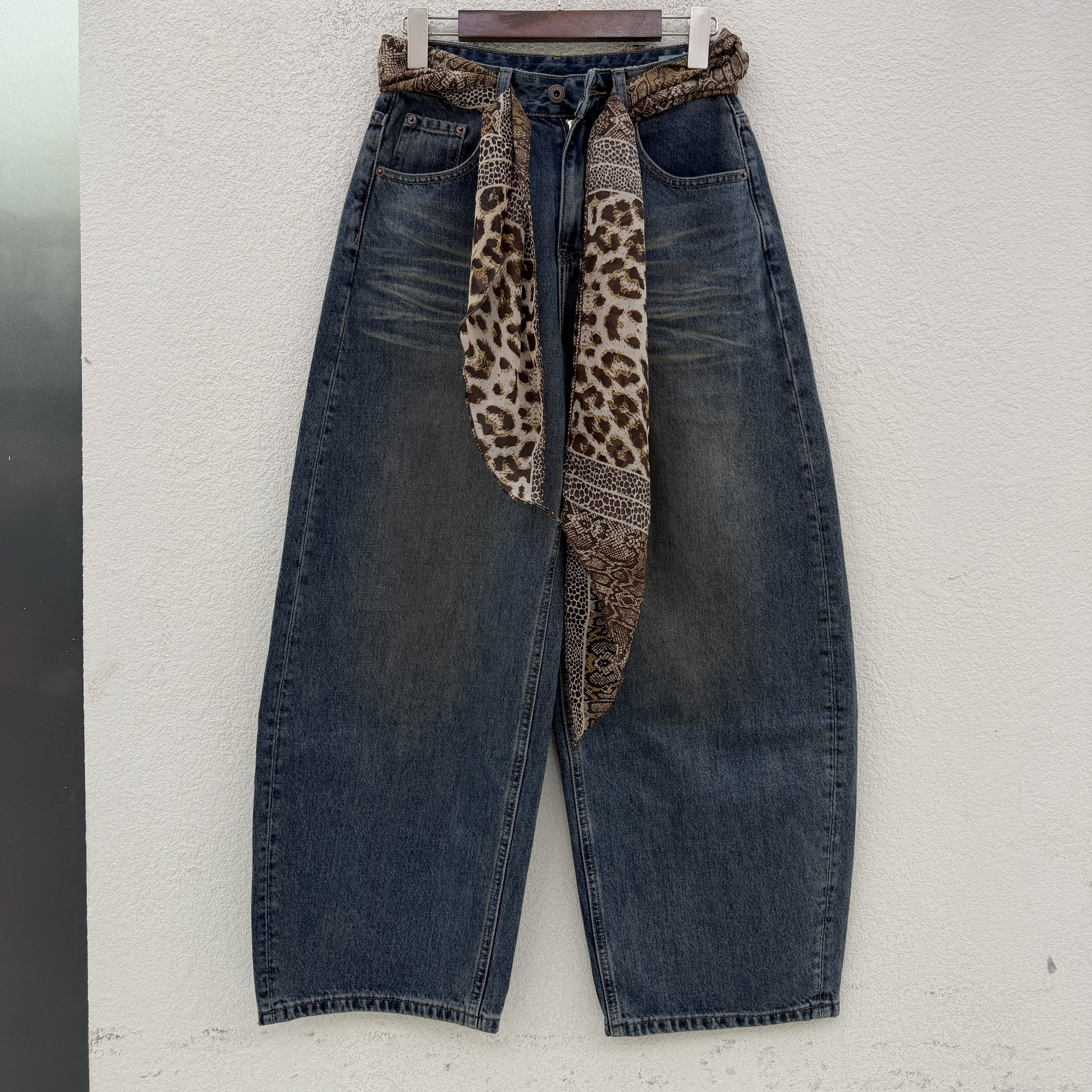 秋款JEANS佐拿 芭度玄风61583牛仔裤女脏脏弯刀裤豹纹腰带拖地裤
