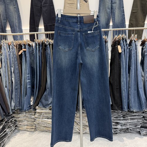 2026秋款YAK JEANS阿里莎莎87818显瘦绣花窄版直筒牛仔裤女拖地
