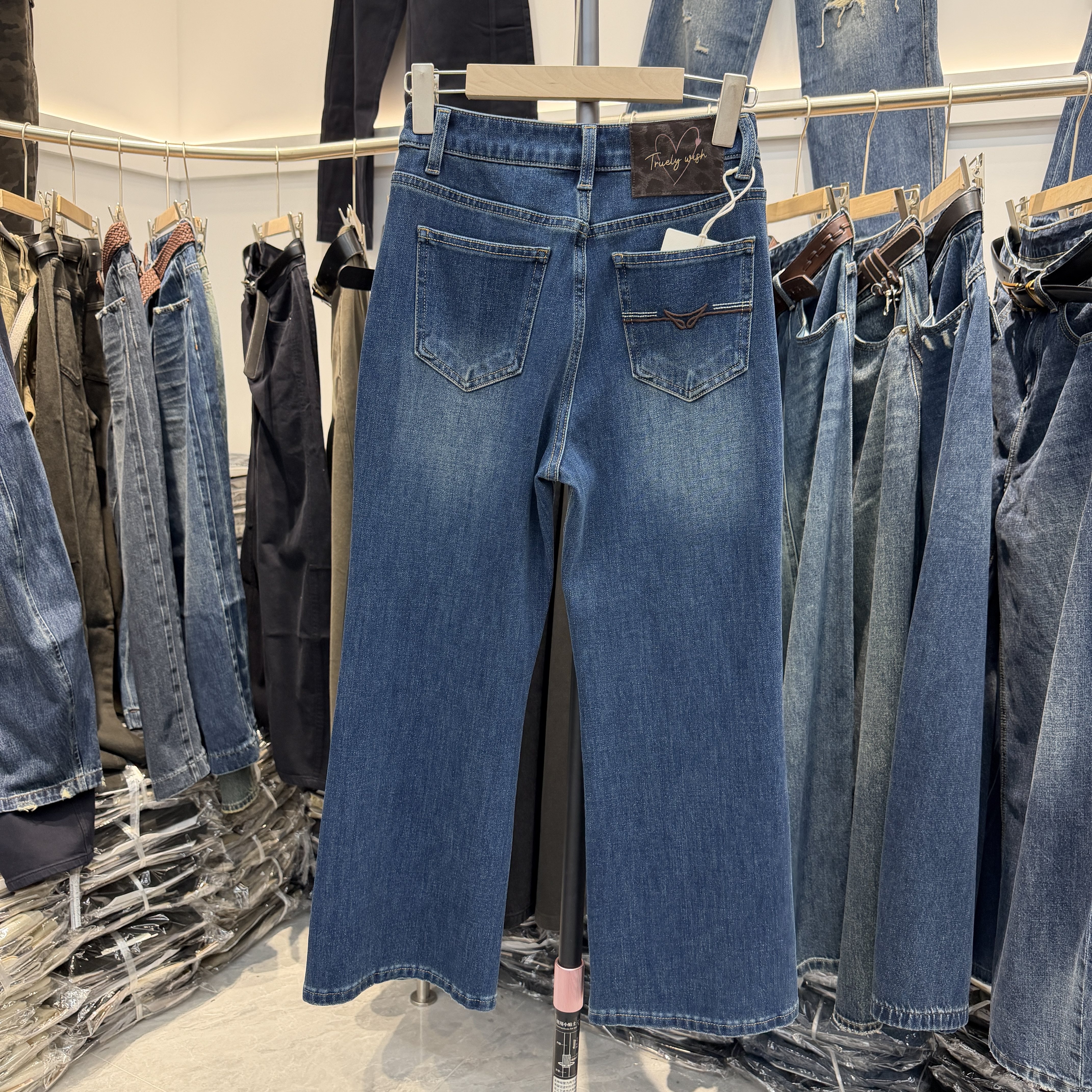 YAKJEANS欧货秋季新品阿里莎莎87862弹力显瘦九分牛仔喇叭裤