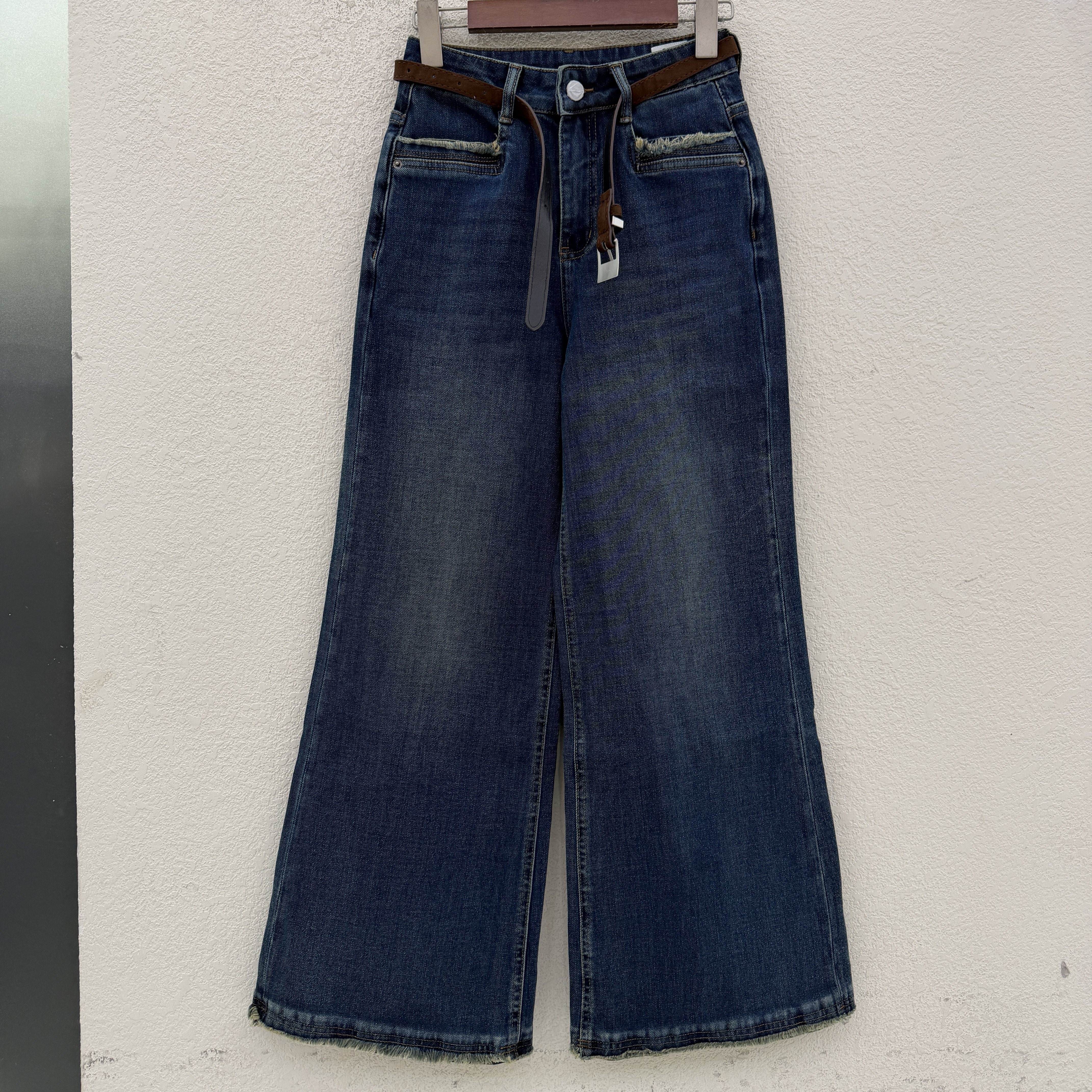 2026秋款JEANS金蚂蚁26693牛仔裤女高腰毛边阔腿喇叭裤小个子长裤