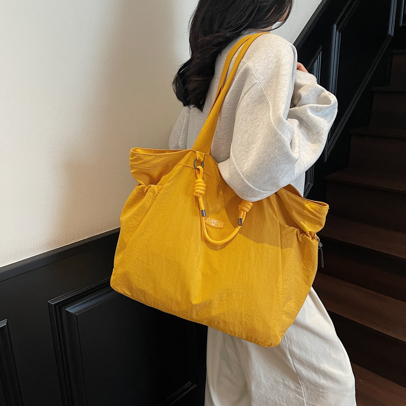纯色大容量旅行袋新款时尚托特包休闲通勤收纳包女慵懒风单肩布包
