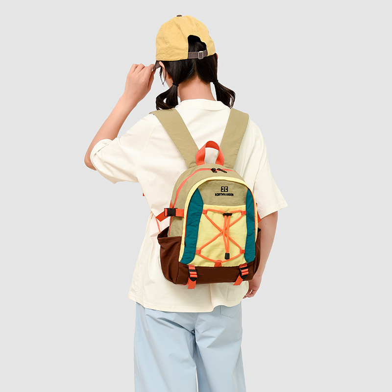多功能通勤休闲双肩背包女户外徒步旅行小包大学生上课电脑包书包