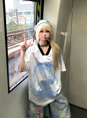 JMJ 夏季美式复古漫画少女印花V领球衣短袖男女宽松休闲垂感上衣