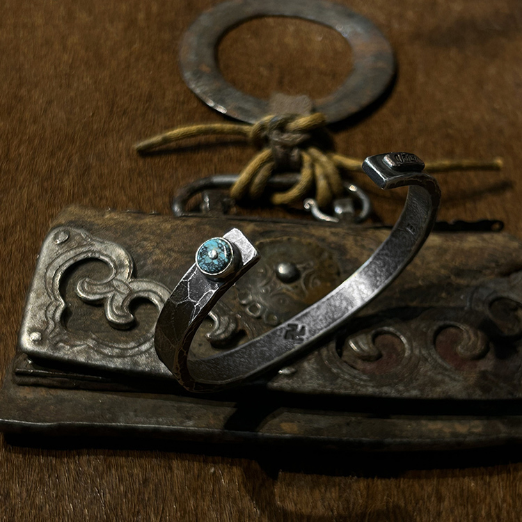 跋折罗VAJRA大小纯银锤纹手镯