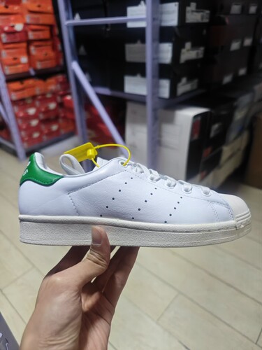 Adidas 三叶草 SUPERSTAN 女子特别限定款绿尾贝壳头板鞋 FW9328