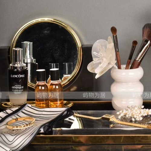 屿物为居  现代轻奢样板间梳妆台高级感软装搭配护肤托盘饰品摆件