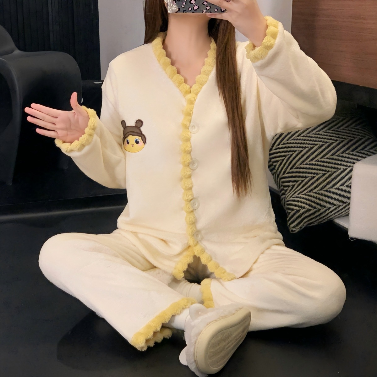 直播网红冬季长袖法兰绒加厚加绒睡衣女开衫甜美学院风家居服女套