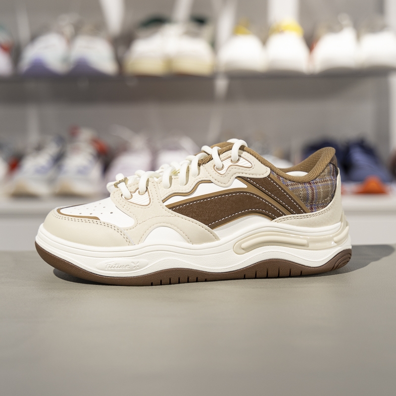 李宁女子板鞋透气缓震回弹休闲鞋