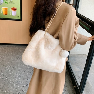 秋冬季大容量通勤单肩毛绒托特包包女2025新款百搭斜挎链条毛毛包