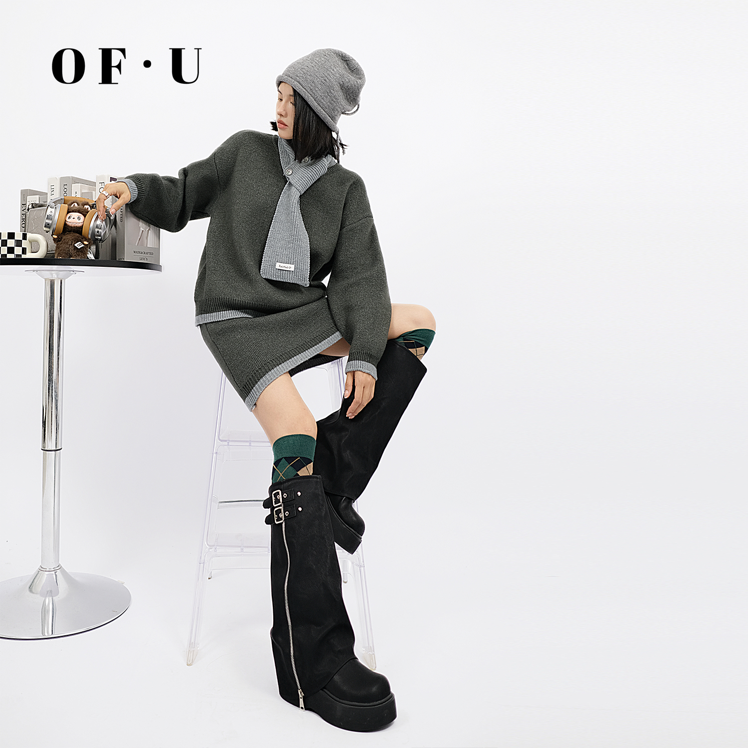 撞色圆领毛衣围脖半身裙三件套女