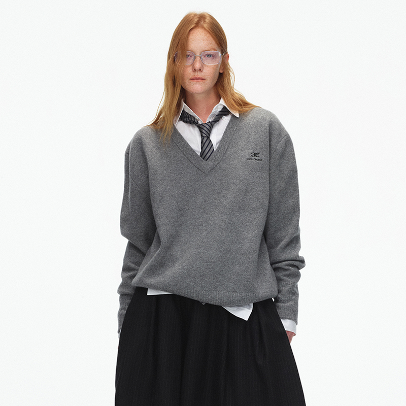 ECHOADE宽松廓型落肩设计V领毛衣