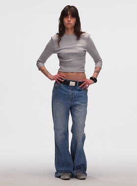 ECHOADE诠释经典 手工扎皱工艺宽松微喇版型中低腰浅蓝色牛仔裤