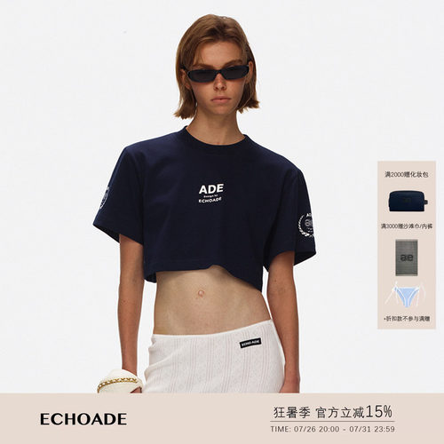 ECHOADE 亲肤挺阔 剪裁小圆领徽标印花微露腰线短袖T恤