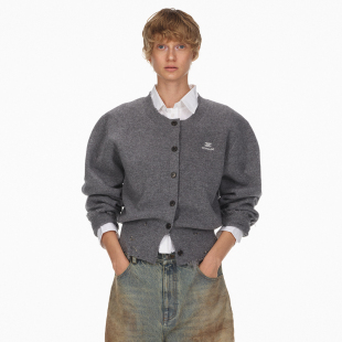 细腻绵羊毛独特破洞针织开衫 ECHOADE经典 之选