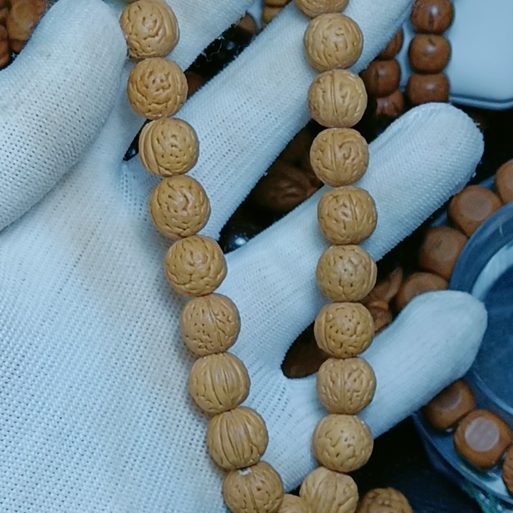 野生脑纹桃核小金豆原皮原色原生态的