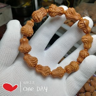 秦岭山异形龙纹桃核花生手串葫芦桃核手持脖挂长串核桃手工打底