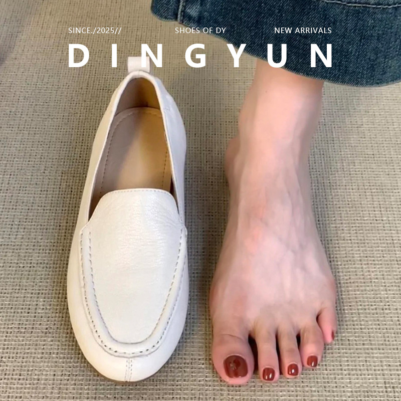 米白色通勤简约百搭低跟小皮鞋
