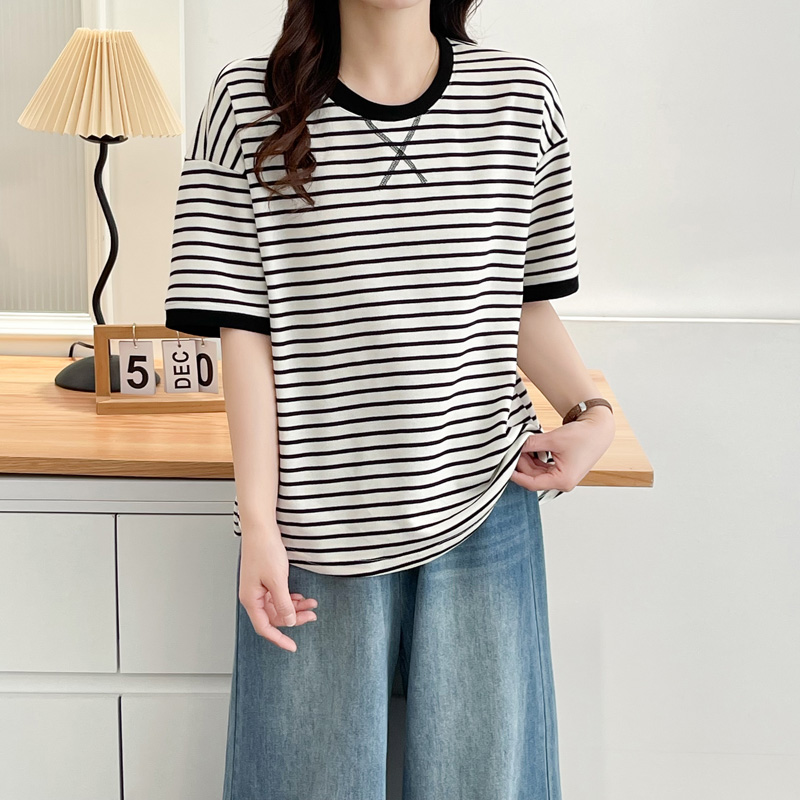 短袖胖mm宽松t恤女200斤夏2025新款大码复古条纹开叉休闲半袖上衣