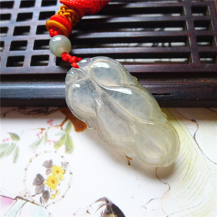 正品天然翡翠A货老坑种翡翠 精美金枝玉叶 叶子吊坠 配鉴定证书