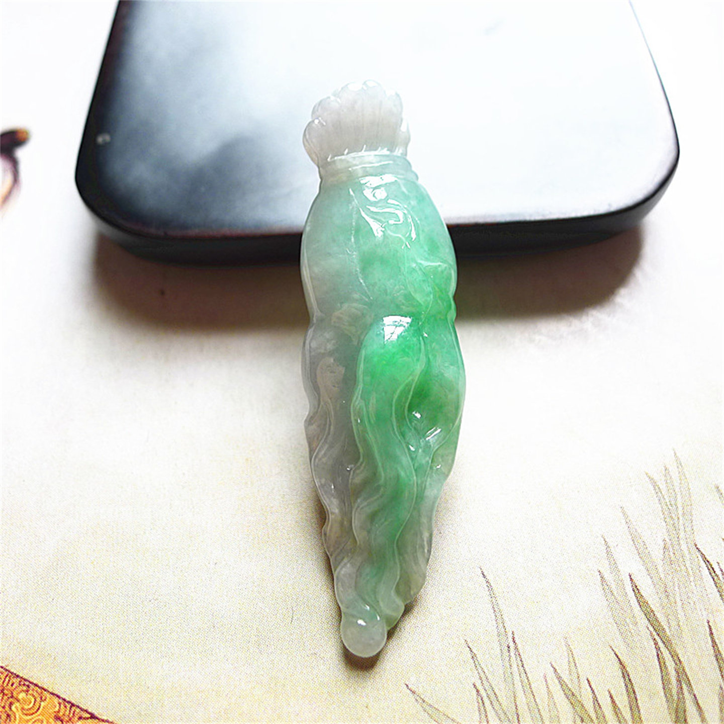 天然缅甸翡翠A货老坑种精雕精美水润人生如意吊坠配证书