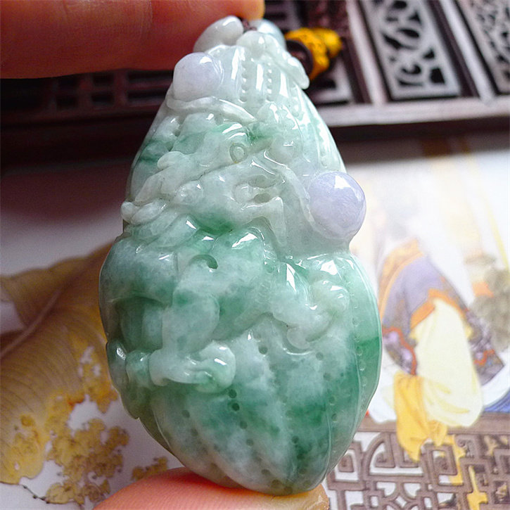 天然翡翠A货老坑种精雕水润花生龙生意兴隆吊坠配证书