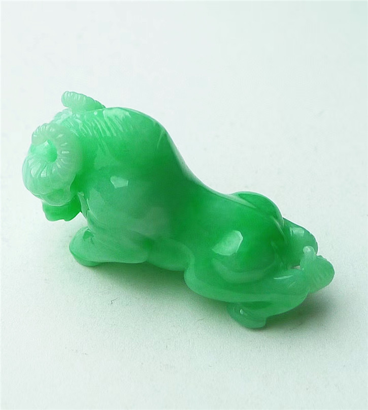 缅甸天然翡翠A货老坑种 精雕阳绿色扭转乾坤吊坠 配证书