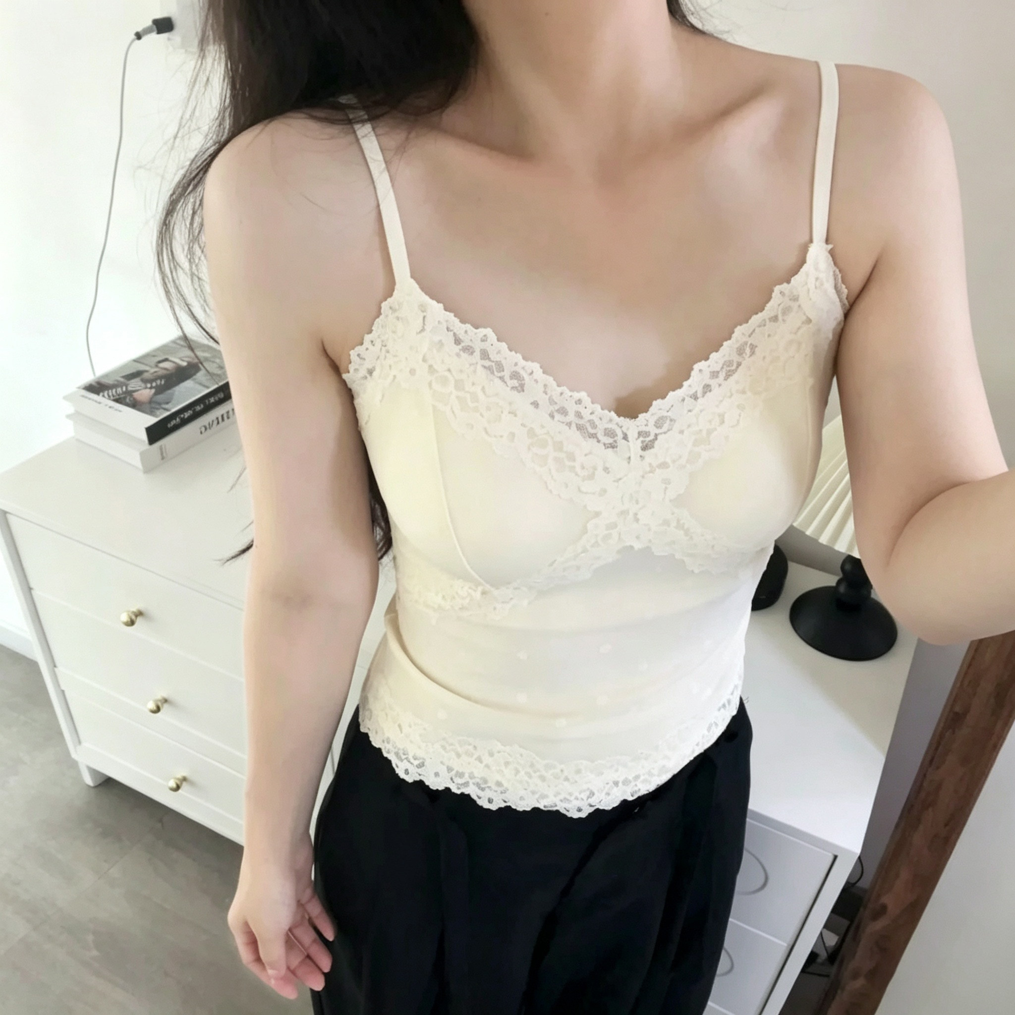 纯欲风蕾丝带胸垫吊带背心女可外穿修身显瘦内搭打底上衣2026秋季