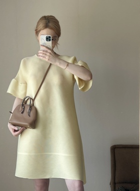 TVTV 小鸡黄娃娃裙～褶皱牙签细褶浅鹅黄泡泡袖宽松连衣裙