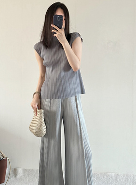 TVTV 格雷系～褶皱万年款式浅灰小飞袖背心阔腿长裤套装