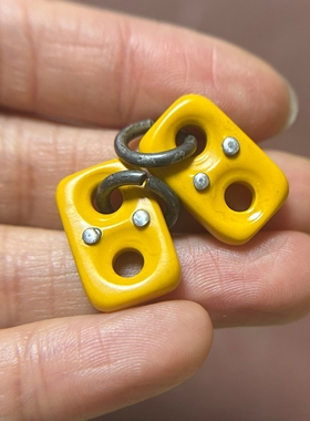 西藏传黄色料器二饼双面焗铜钉八字环挂环文玩三通侧挂配饰小元素