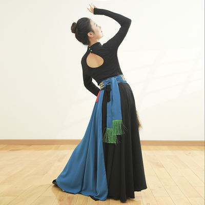 藏族舞蹈民族舞蹈服找泛儿