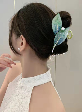 洋气新中式抓夹轻奢刺绣树叶