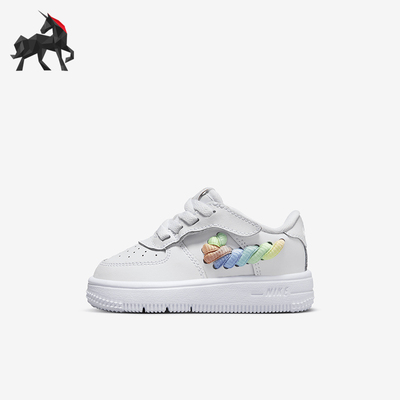 耐克樱桃柔软耐磨运动童鞋