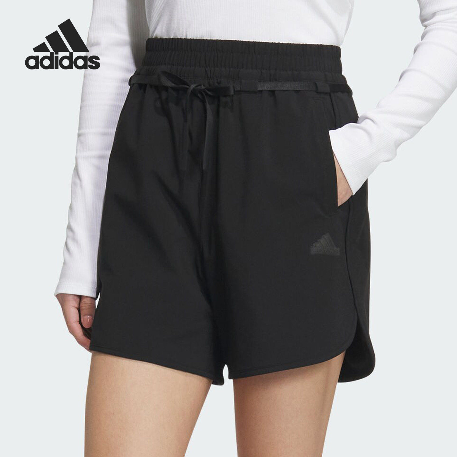 阿迪达斯女士运动透气短裤