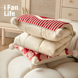 爱心红色抱枕被子二合一车载两用办公室空调被午睡折叠毯子靠枕