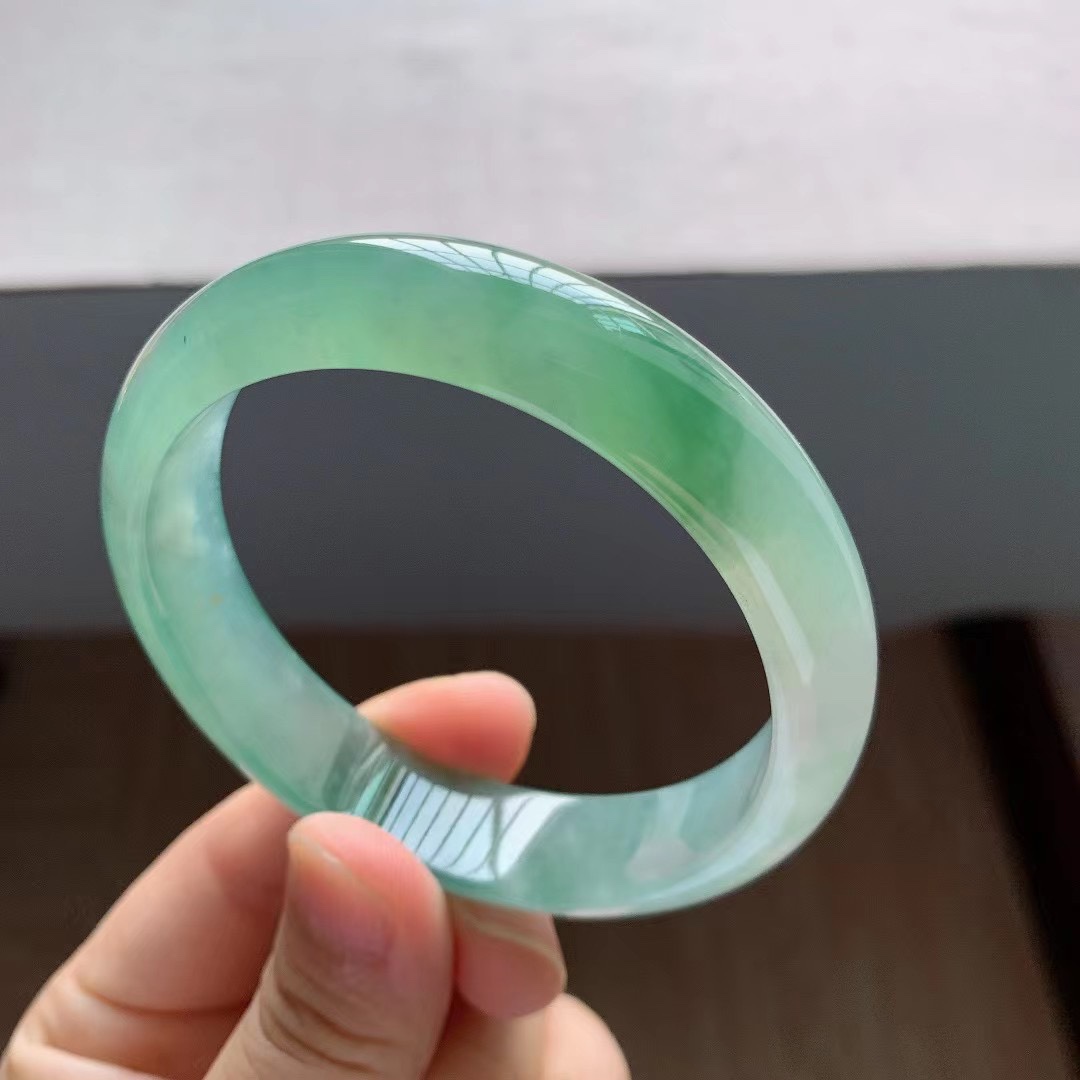 新品天然缅甸翡翠a货冰种正圈翡翠手镯深晴底宽边平安镯正女玉镯