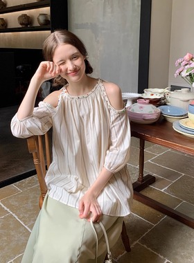 KERNEL COSMOS 波嬉薄荷岛 手工彩珠圆领露肩衬衫法式绿条纹上衣