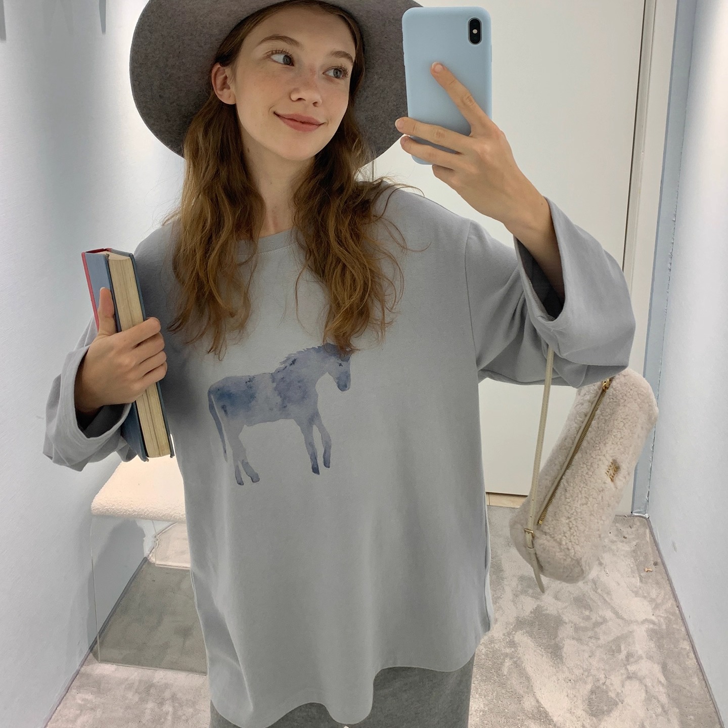 果核宇宙水墨小马印花磨毛长袖T