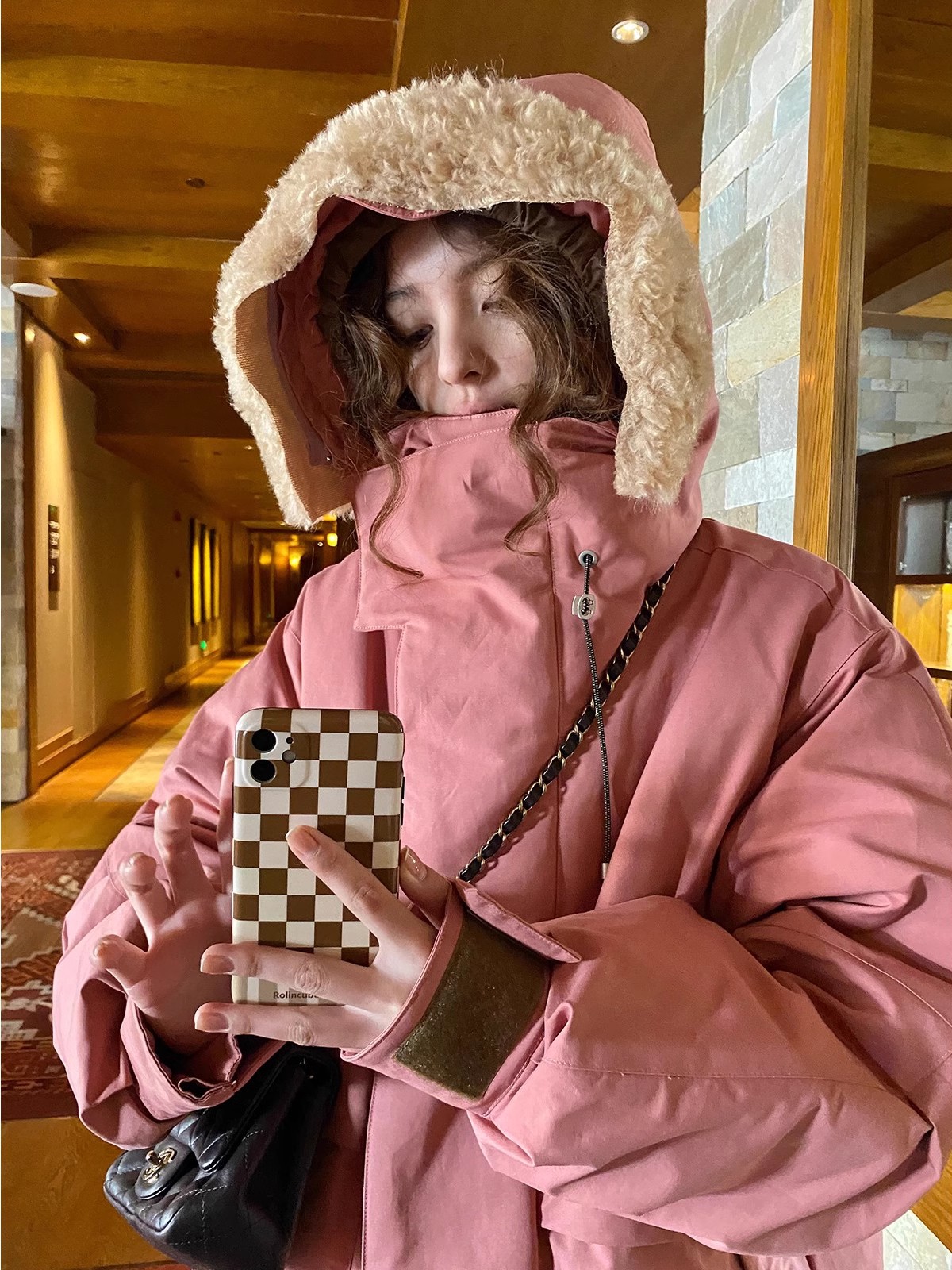 派克加厚中长款连帽收腰羽绒服