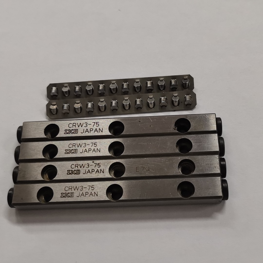 原装日本IKO CRW3-75直线运动轴承