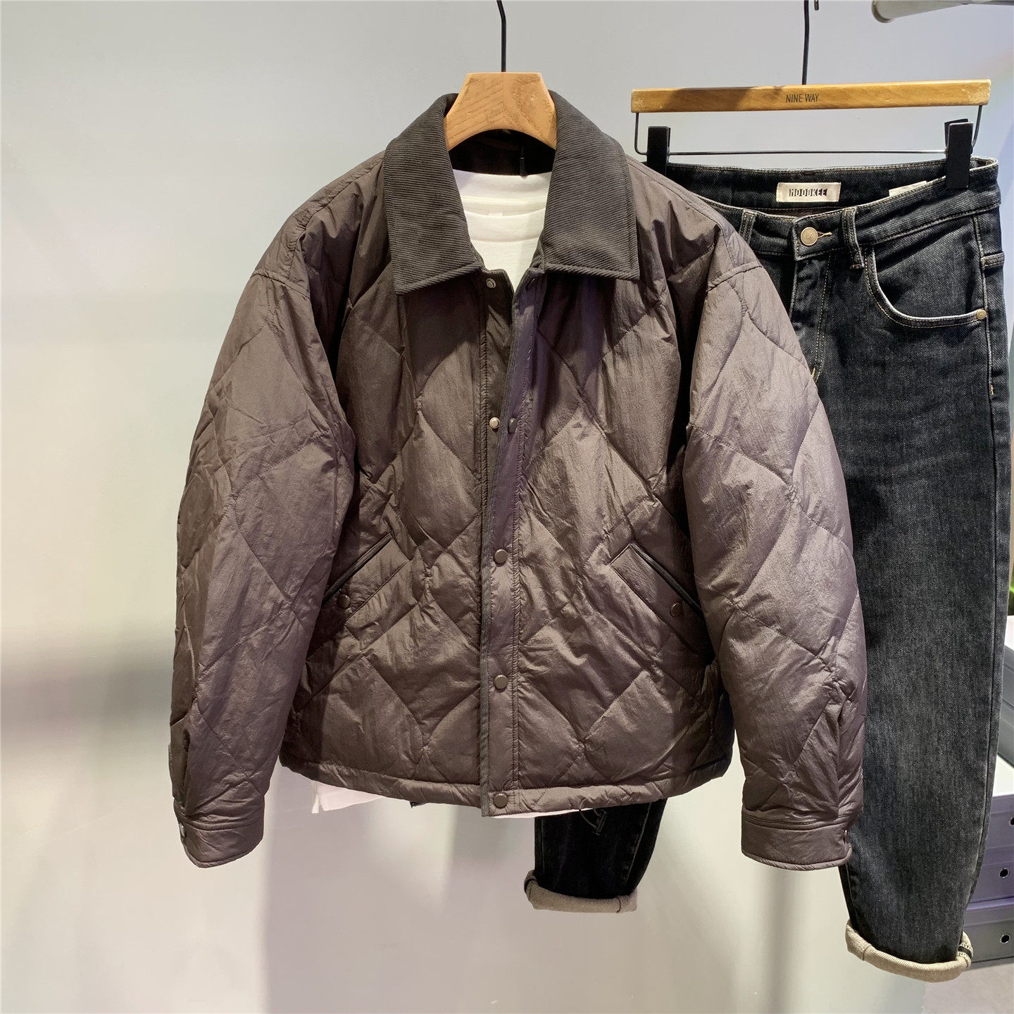 冬季新款拼接撞色翻领修身轻薄短款羽绒服韩版男士保暖简约羽绒衣