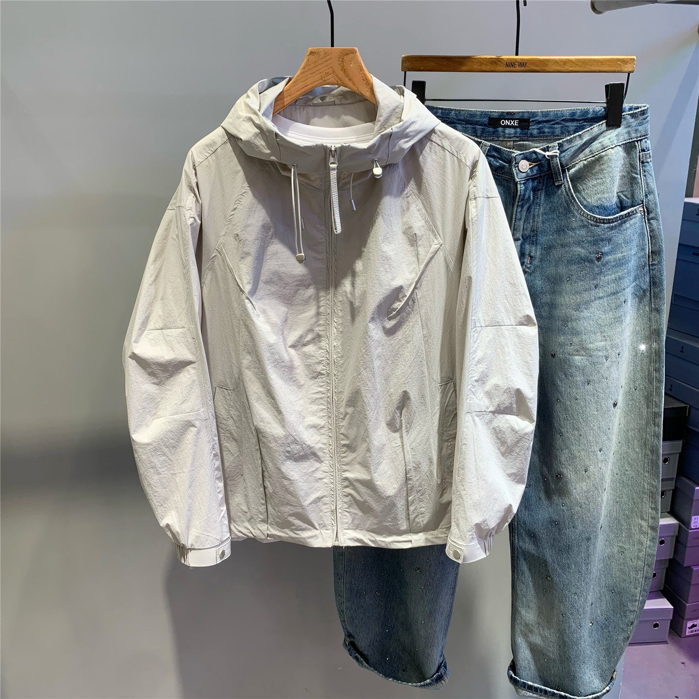 2026春夏薄款简约纯色连帽拉链衫夹克韩版时尚宽松男士防晒衣外套