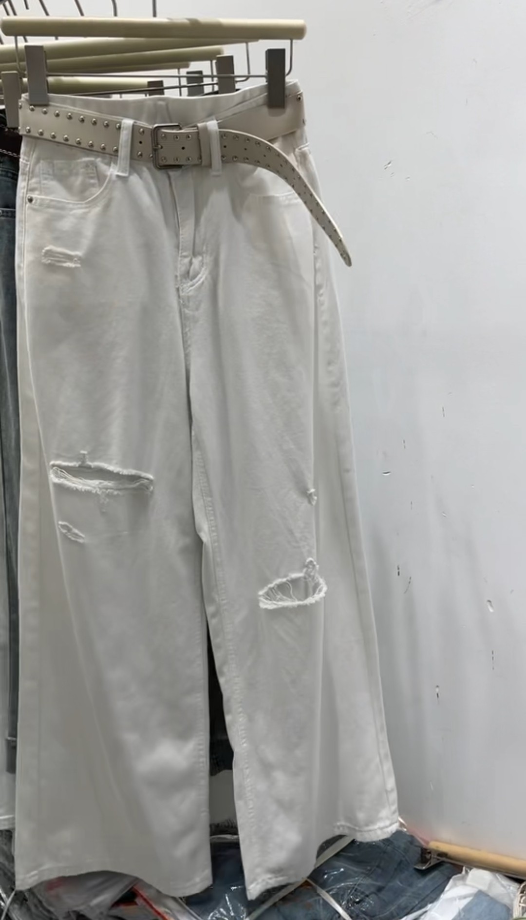 直筒牛仔裤女新款夏天巨好看的薄裤子高腰破洞阔腿裤白色裤子