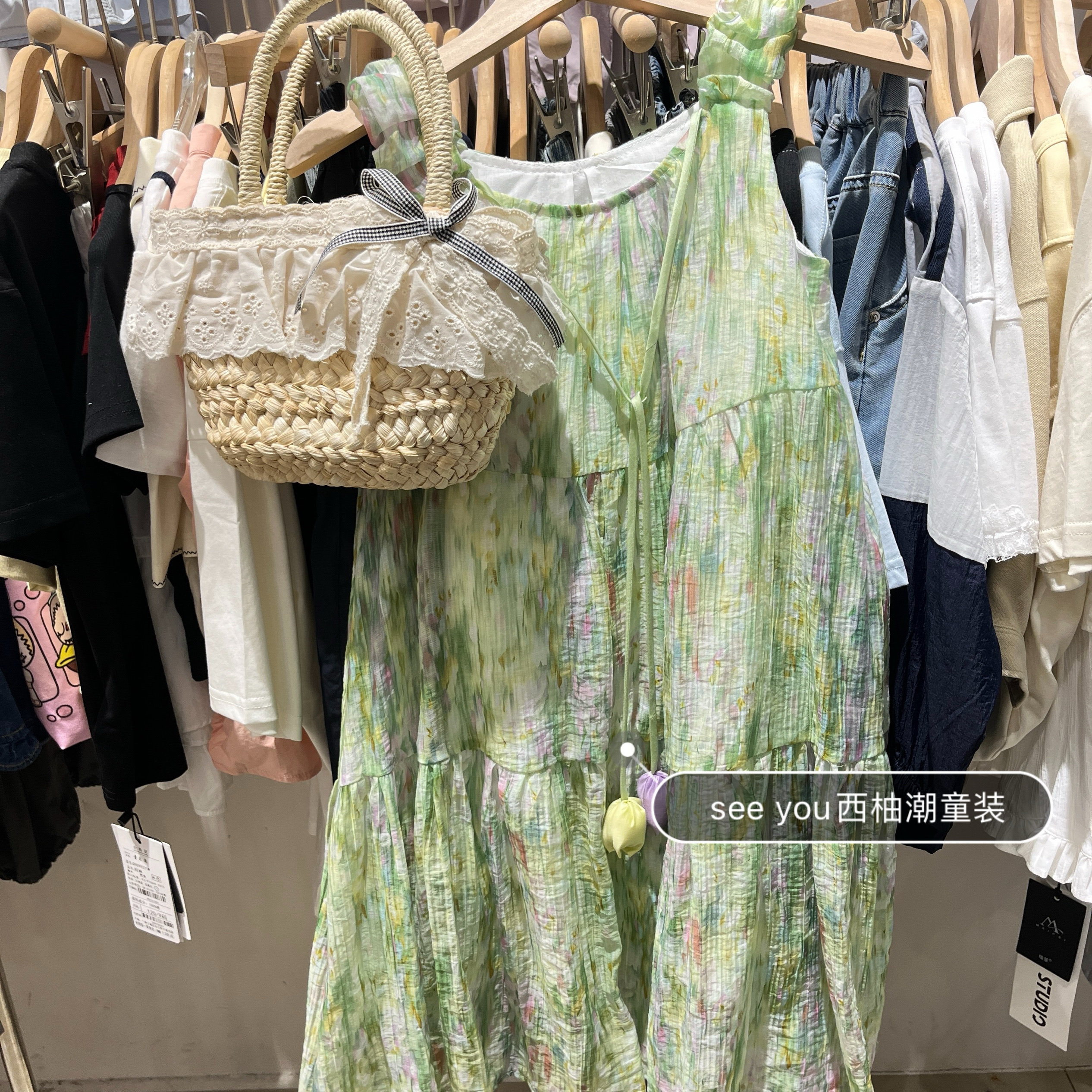2025夏季新款女童韩版绿色碎花吊带裙中大童洋气连衣裙度假氛围感