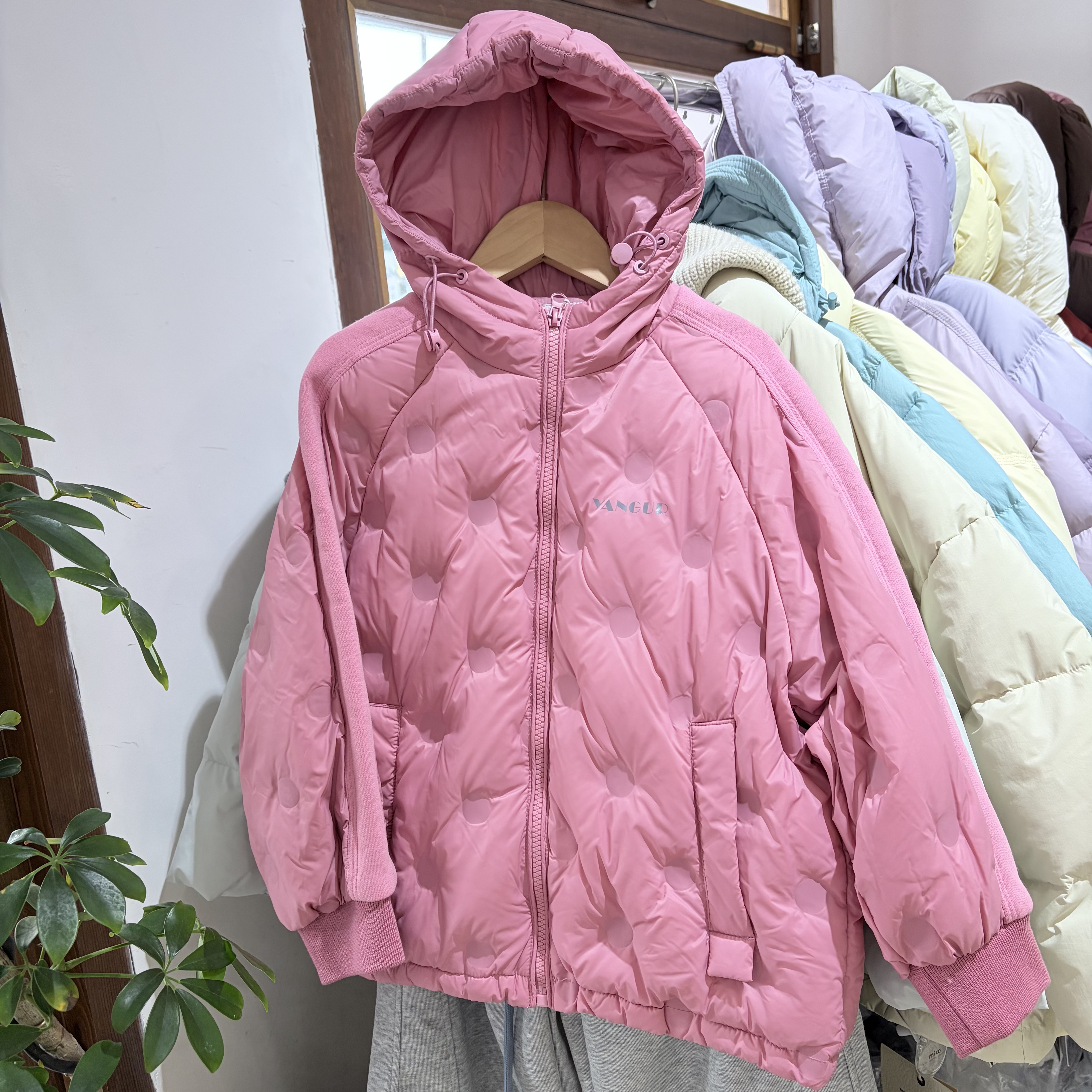 韩版新款连帽轻薄款羽绒服儿童女童粉色拼接女童白鸭绒亲子装外套